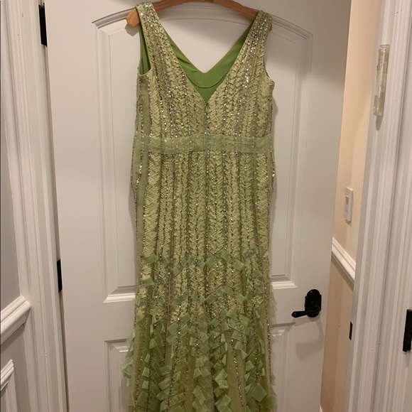 Carolina Herrera embellished gown - Picture 11 of 16